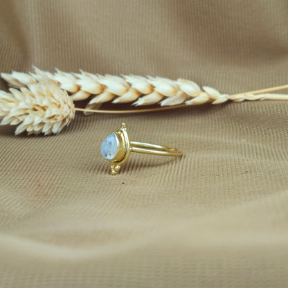 14K Gold Vermeil Tiny Queen Ring - Moonstone