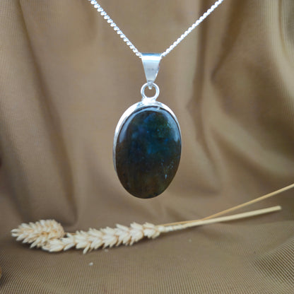 Sterling Silver Oval Labradorite Pendant