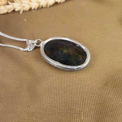 Sterling Silver Oval Labradorite Pendant