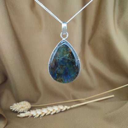 Sterling Silver Twist Teardrop Labradorite Pendant