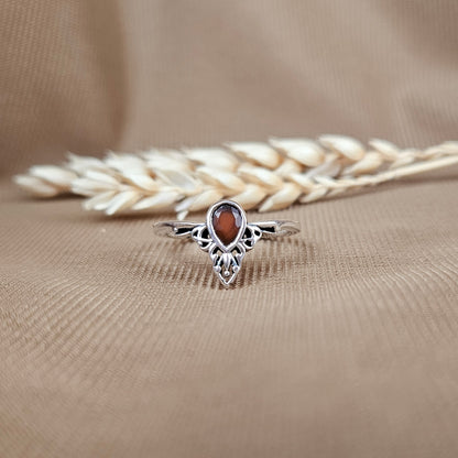 Sterling Silver Majestic Curves Ring – Carnelian