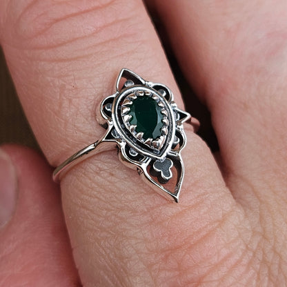 Sterling Silver Delicate Silhouette Ring Green Onyx 