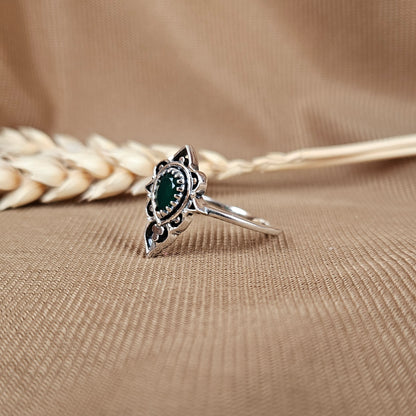 Sterling Silver Delicate Silhouette Ring Green Onyx 