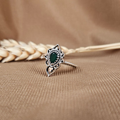 Sterling Silver Delicate Silhouette Ring Green Onyx 