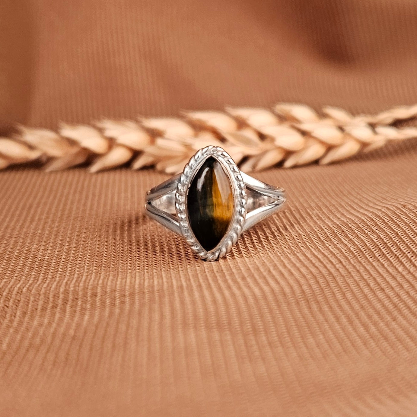 Bague marquise torsadée en argent sterling - œil de tigre