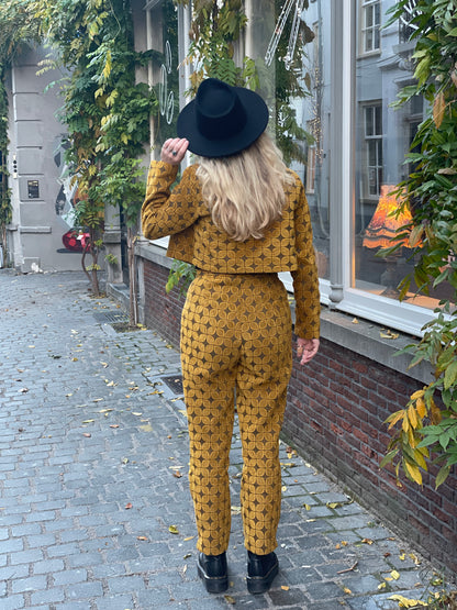 The Suit - 70s Print Oker