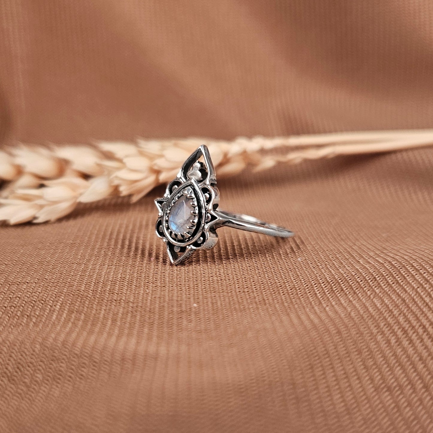 Sterling Silver Delicate Silhouette Ring Moonstone 