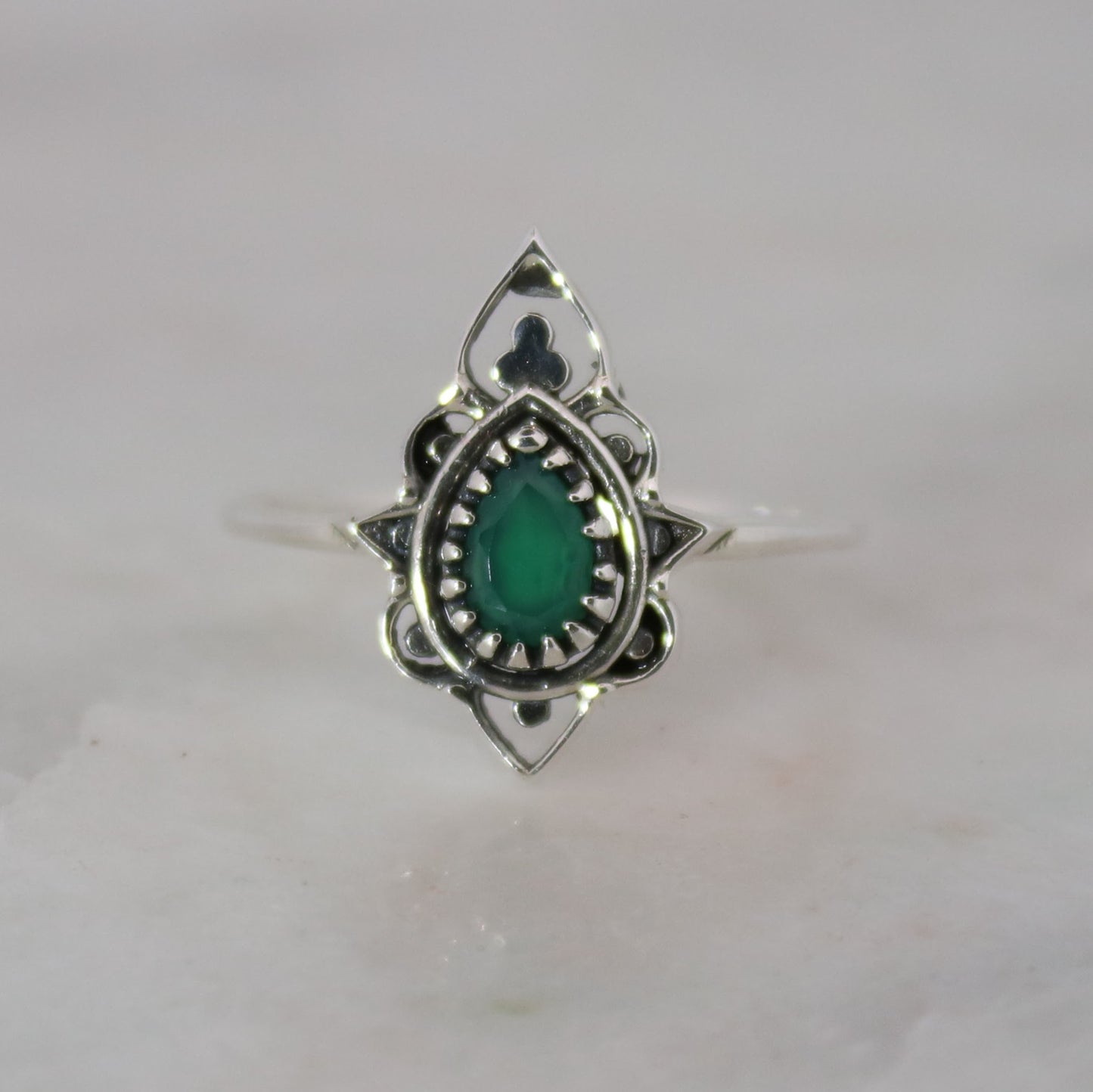 Sterling Silver Delicate Silhouette Ring Green Onyx 