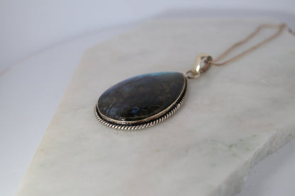 Sterling Silver Twist Teardrop Labradorite Pendant